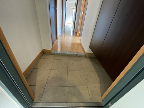 玄関　※別部屋の写真です