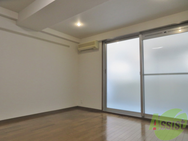 居室・リビング　１０帖ある広々とした印象のリビングです。