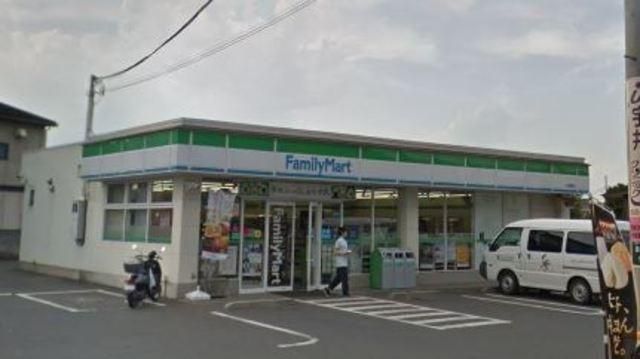 コンビニ　ファミリーマート大宮御蔵店（コンビニ）まで460m