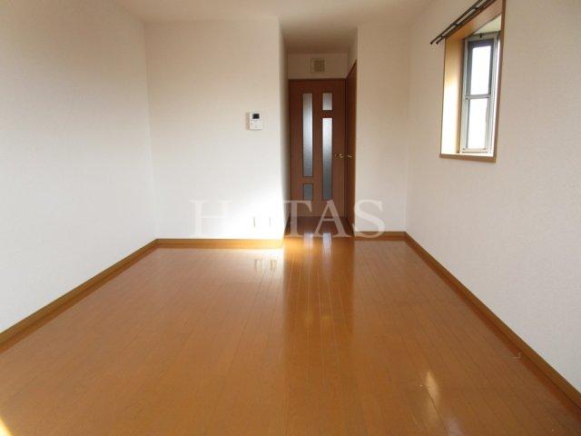 居室・リビング　同物件別部屋です。