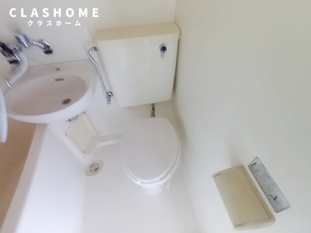 トイレ　同物件の別部屋になります。