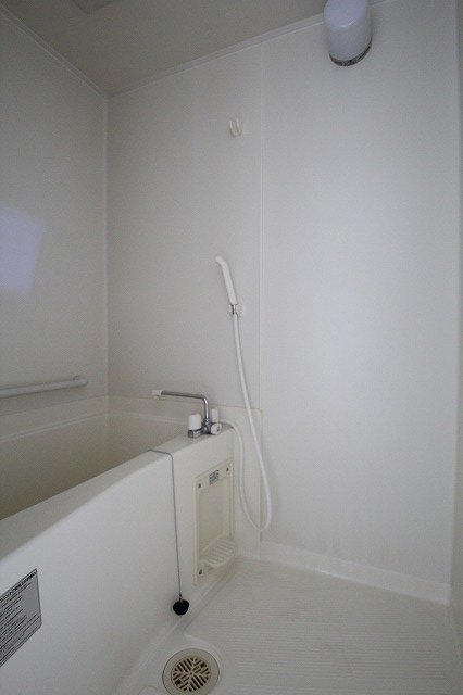 バス・シャワールーム　同物件、別号室のものです。