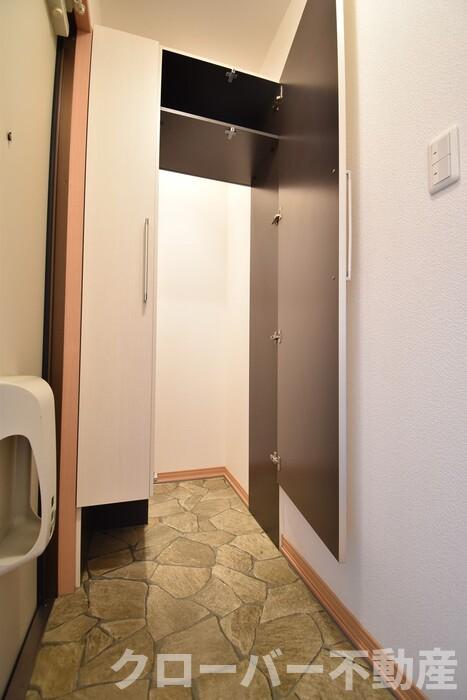 玄関　シューズクローク