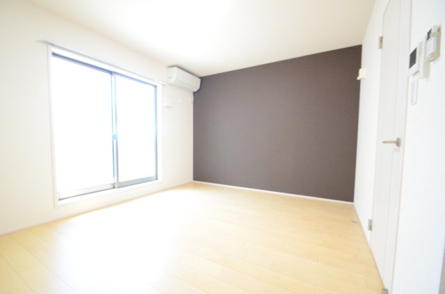 居室・リビング　こちらの居間で趣味の時間をお楽しみください