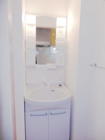 洗面設備　★洗髪洗面化粧台付です★