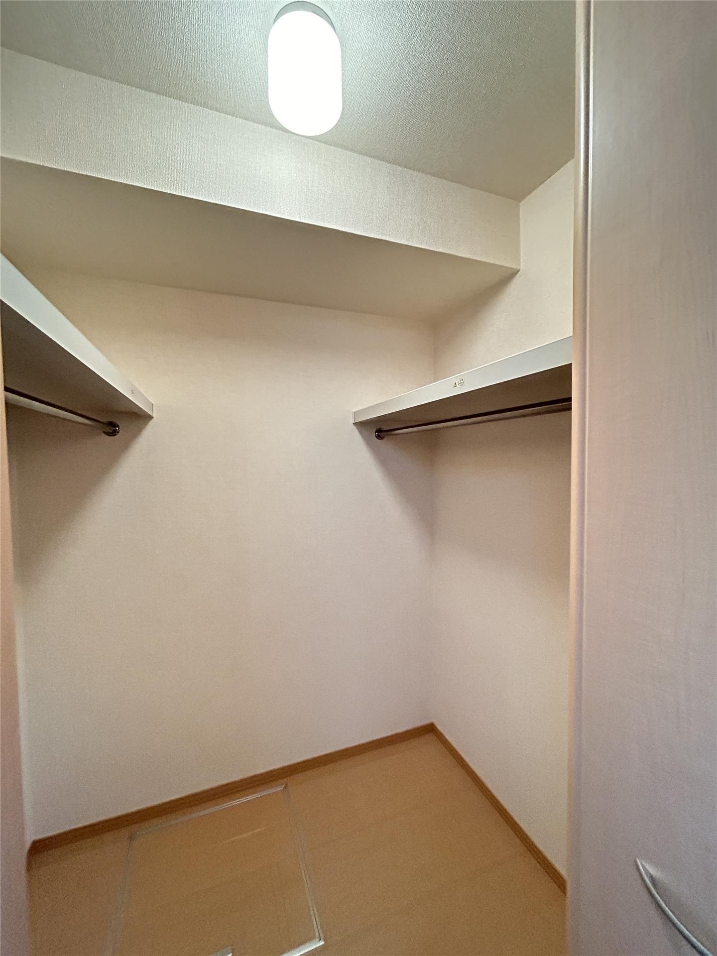 収納　ウォークインクローゼット