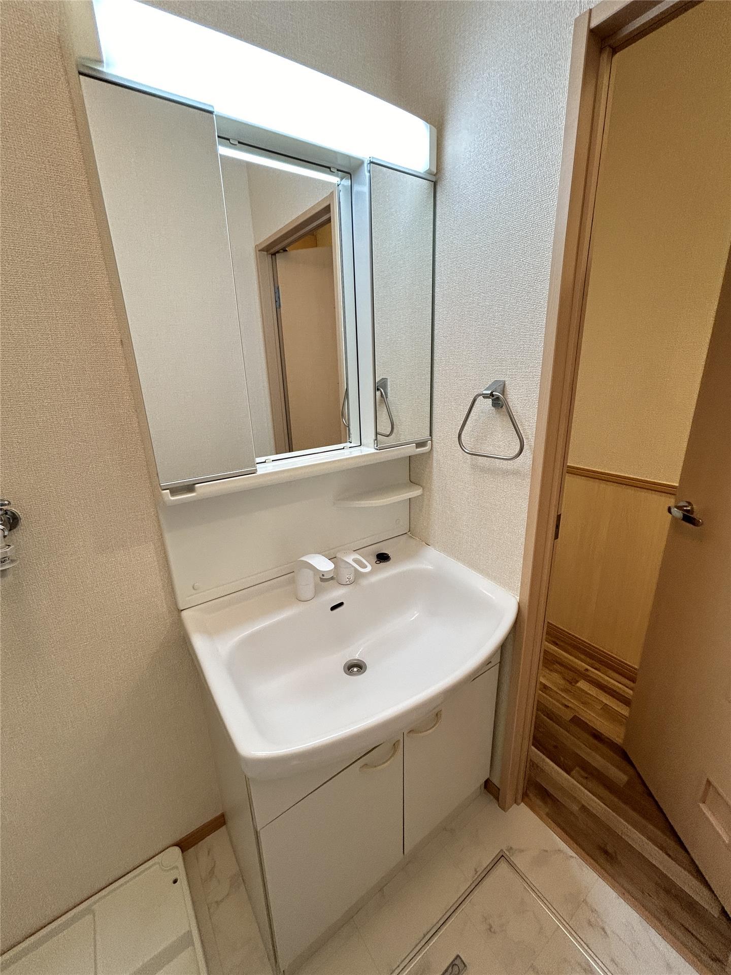 洗面設備　洗髪洗面化粧台