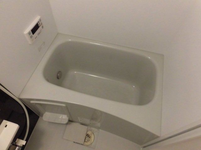 バス・シャワールーム　広めの浴室です。