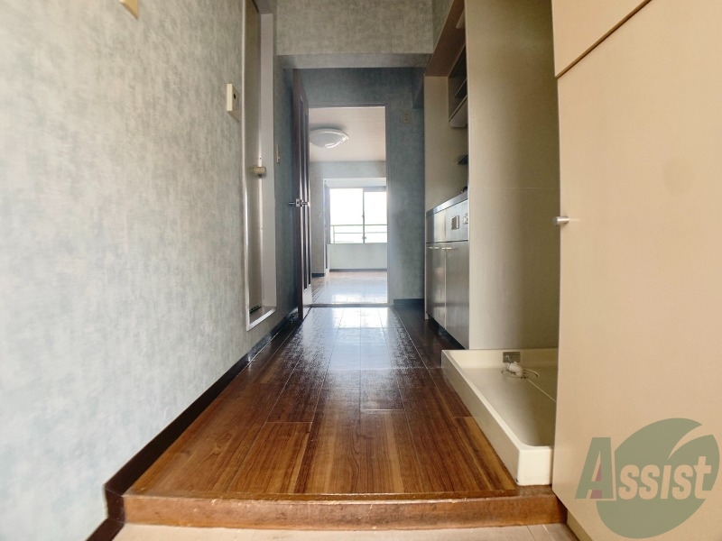 玄関　玄関でございます。毎日の出入りはこちらから。