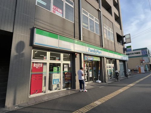 コンビニ　ファミリーマート 稲毛東三丁目店（コンビニ）まで332m