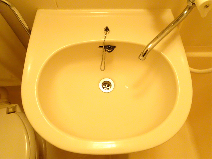 洗面設備　ゆったりとスペースのある洗面所