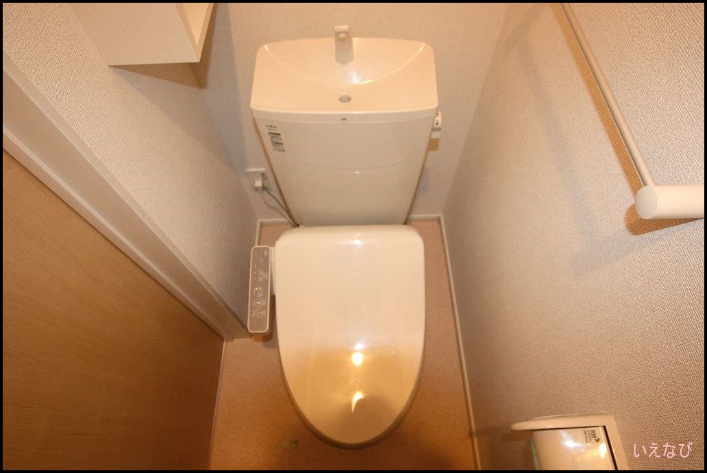 トイレ　温水洗浄便座
