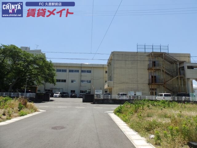 中学校　津市立南郊中学校（中学校）まで1901m
