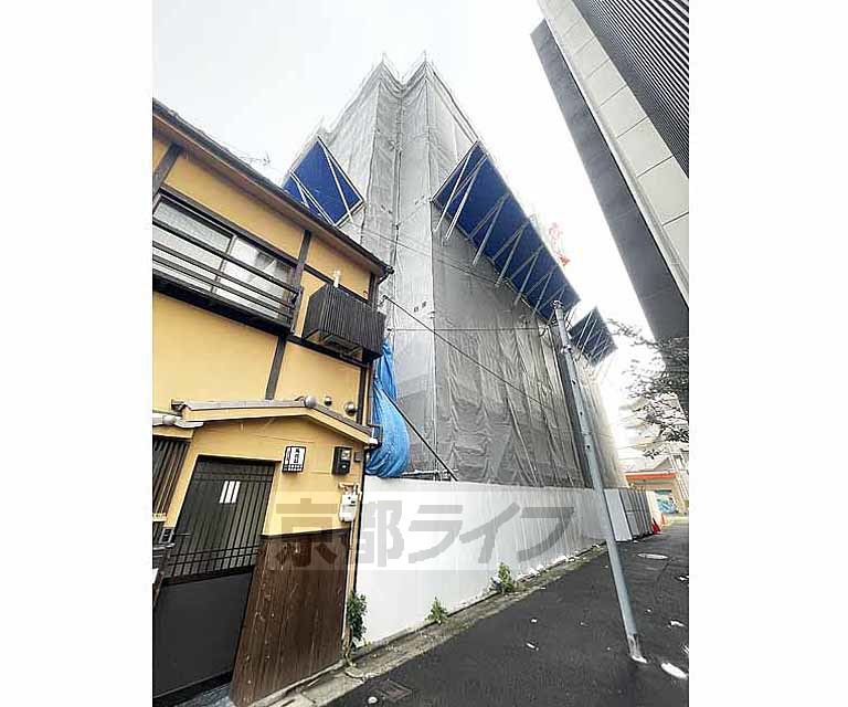建物外観　・建築中