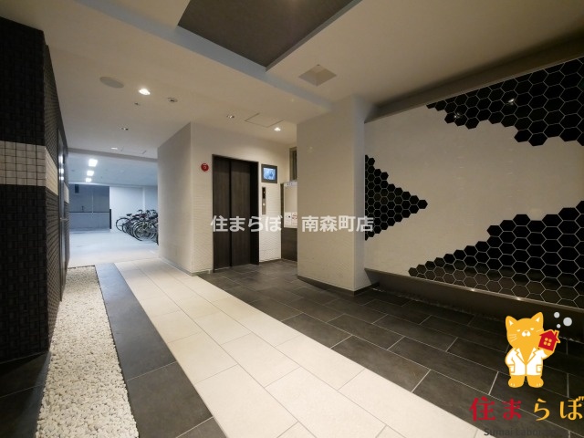 エントランス　「暮らしの設計図は、ここから始まります。」