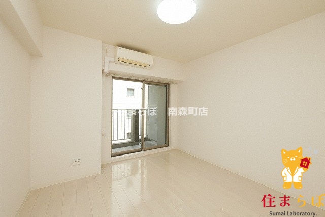 居室・リビング　「“合う暮らし”を、LINEで一緒に描こう。」