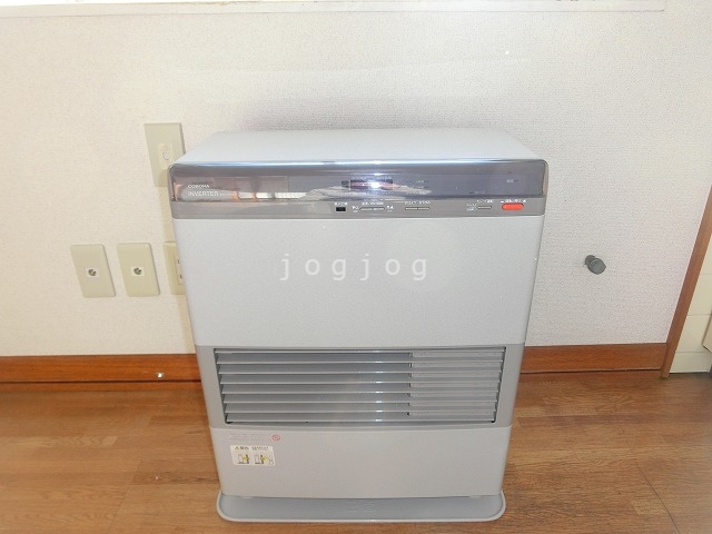 その他設備　灯油ストーブです。