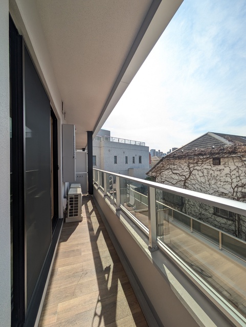 バルコニー　バルコニー