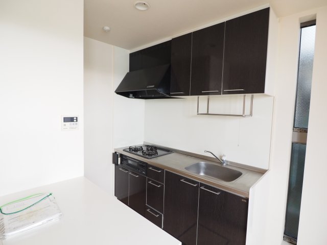 キッチン　※同物件の別部屋参考写真です