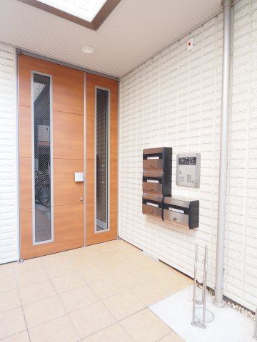エントランス　オートロック完備