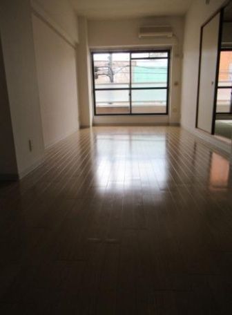 居室・リビング　☆明るい居室☆