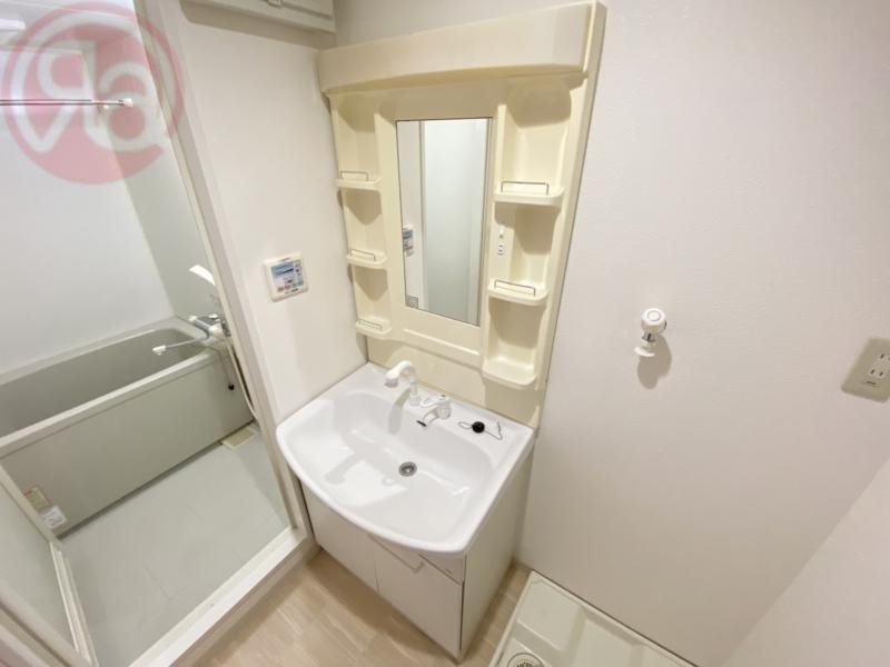 洗面設備　使いやすい独立洗面台です