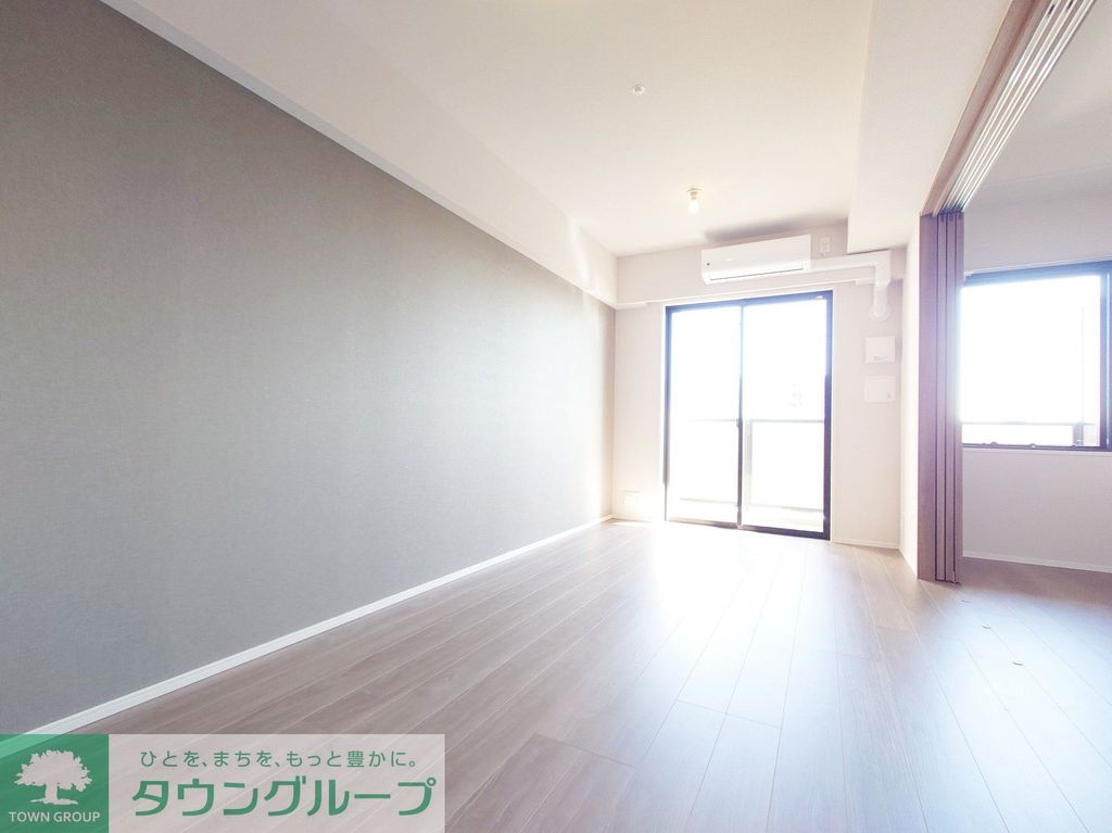 居室・リビング　※同間取りのお部屋です。階数によって色合いが異なります。