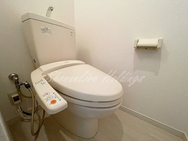 トイレ　温水洗浄便座付き♪