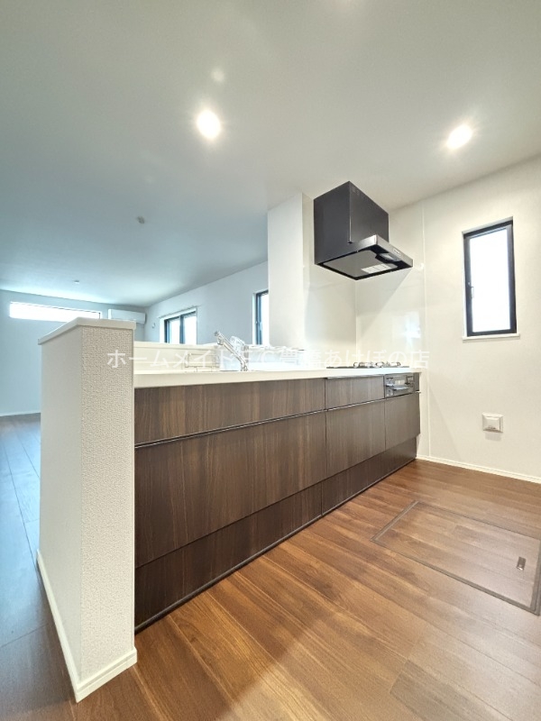 建物外観　建設中