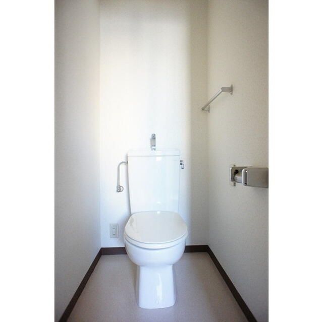 トイレ　清潔感のあるトイレです