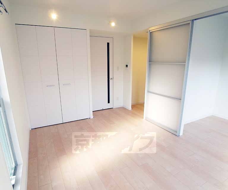 居室・リビング　南向きで明るいリビングです。