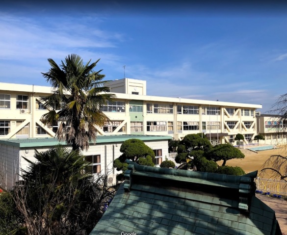 小学校　二上小学校（小学校）まで4400m