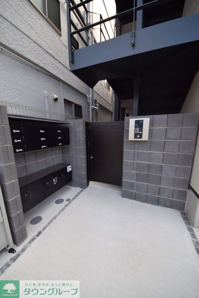 エントランス　バルコニー