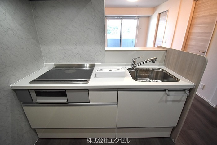 キッチン　ＩＨコンロ付きです。