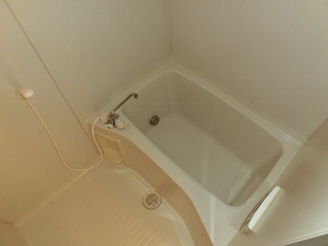 バス・シャワールーム　追い焚き機能ございます