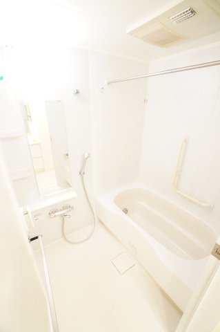 バス・シャワールーム　※同物件・同タイプの写真です。