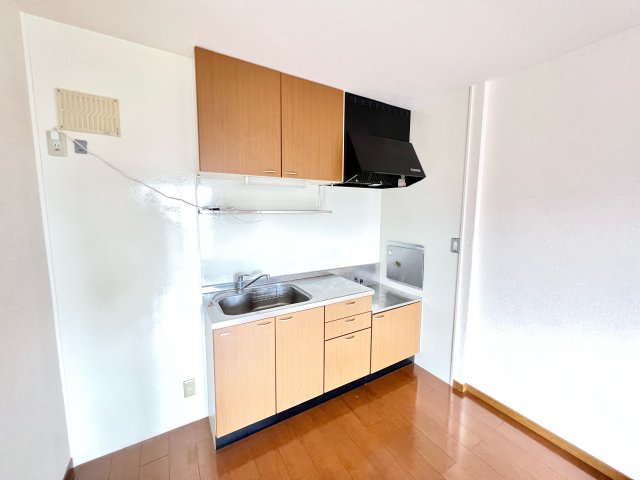 キッチン　※別部屋参考写真