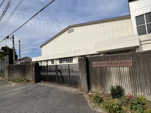 中学校　四街道市立四街道西中学校（中学校）まで1181m