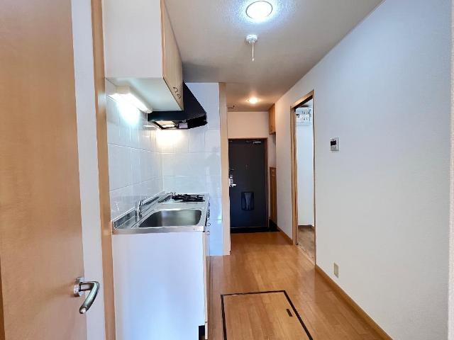 玄関　キッチン