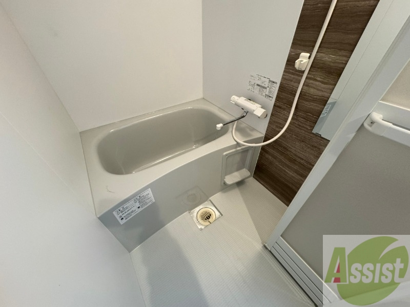 バス・シャワールーム　お風呂になります。一日の疲れを癒してくださいね。