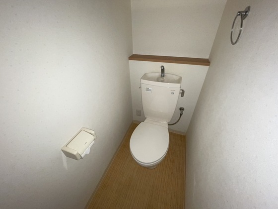 トイレ　※別部屋の写真です