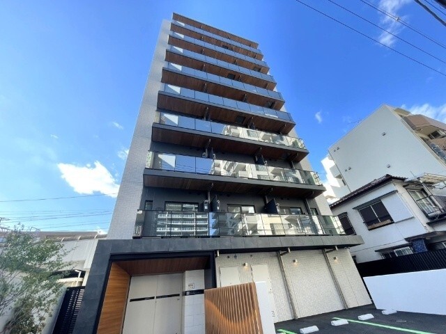 建物外観　オートロック完備