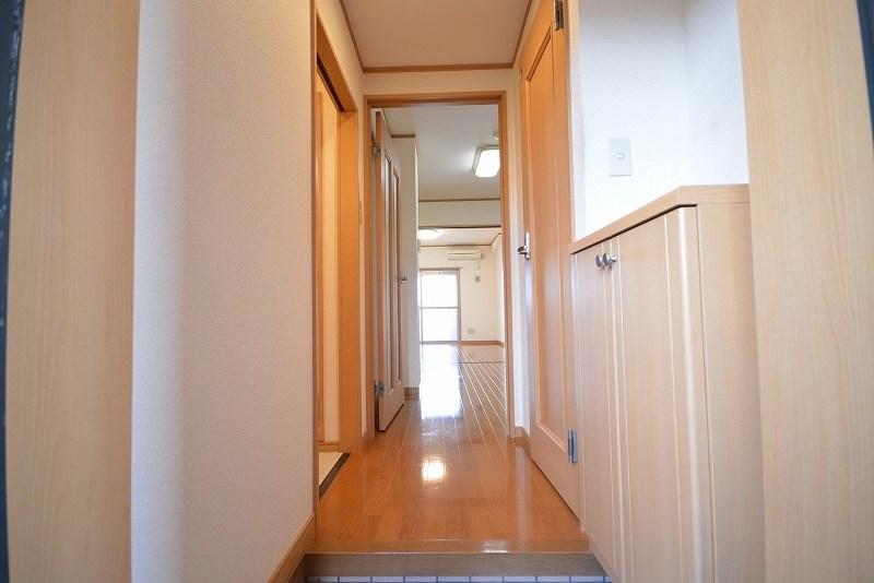 玄関　シューズボックスあります