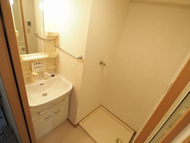 洗面設備　シャワー付き洗面台