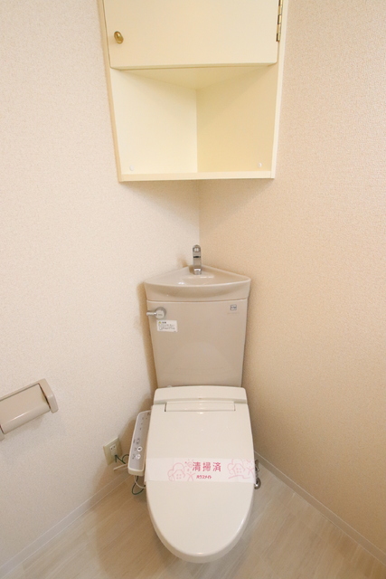 トイレ　温水洗浄便座です♪