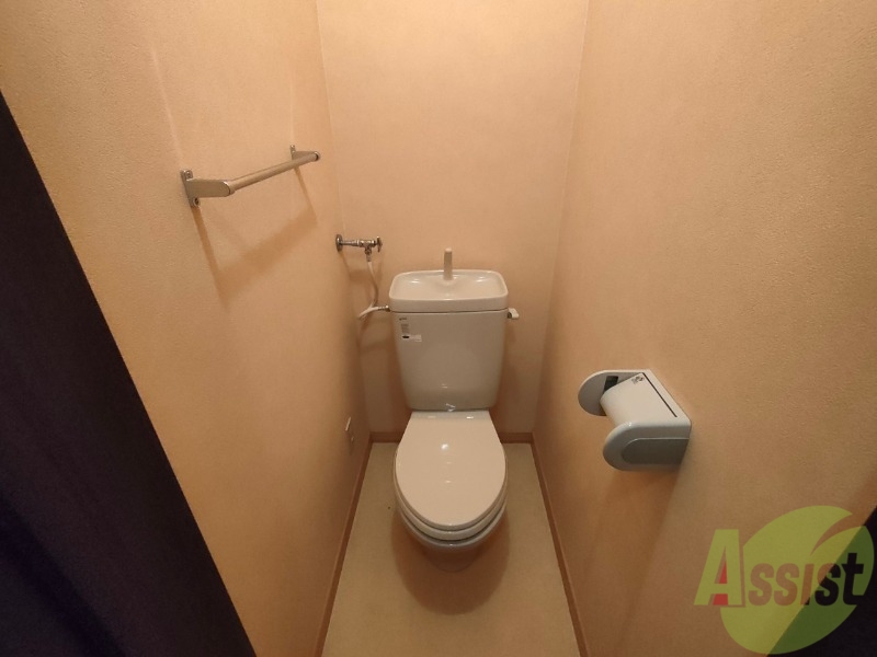 トイレ　こちらはトイレです。清潔感があり、安心して使用できます。