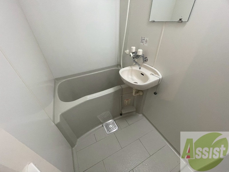 バス・シャワールーム　お風呂になります。一日の疲れを癒してくださいね。