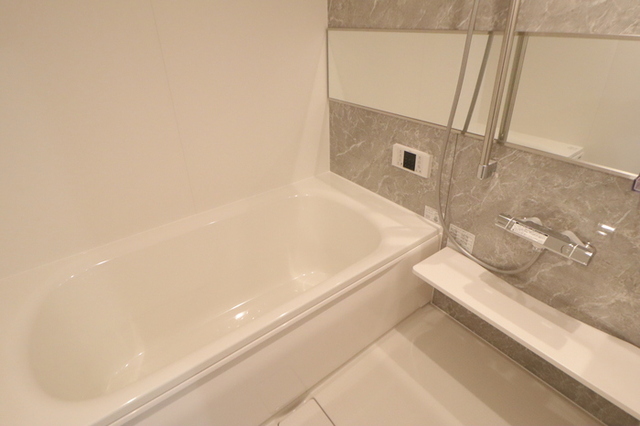 バス・シャワールーム　追い焚き給湯１坪タイプ