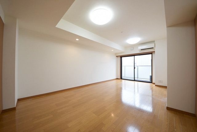 居室・リビング　★明るく開放的★※別部屋参考写真