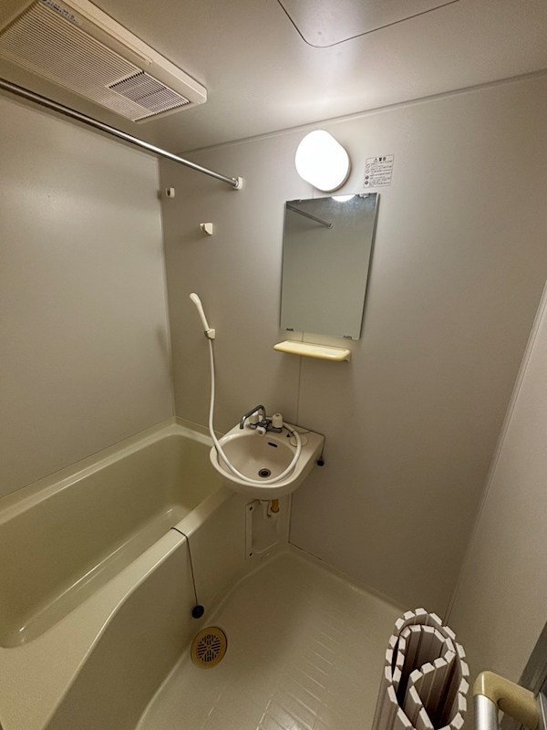 バス・シャワールーム　バストイレ別のお部屋！